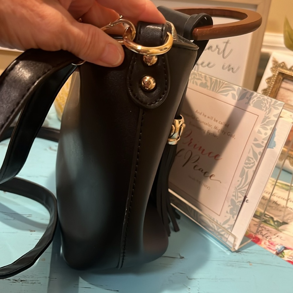 Love Trove 💗 Vegan Handbag + Crossbody, Black, EUC - Picture 5 of 9